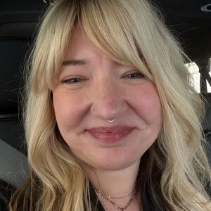 Meet your Posher, Traci